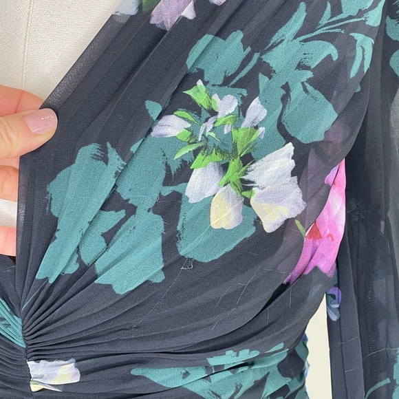 Badgley Mischka Pleated Gown, 8 - Picture 15 of 16